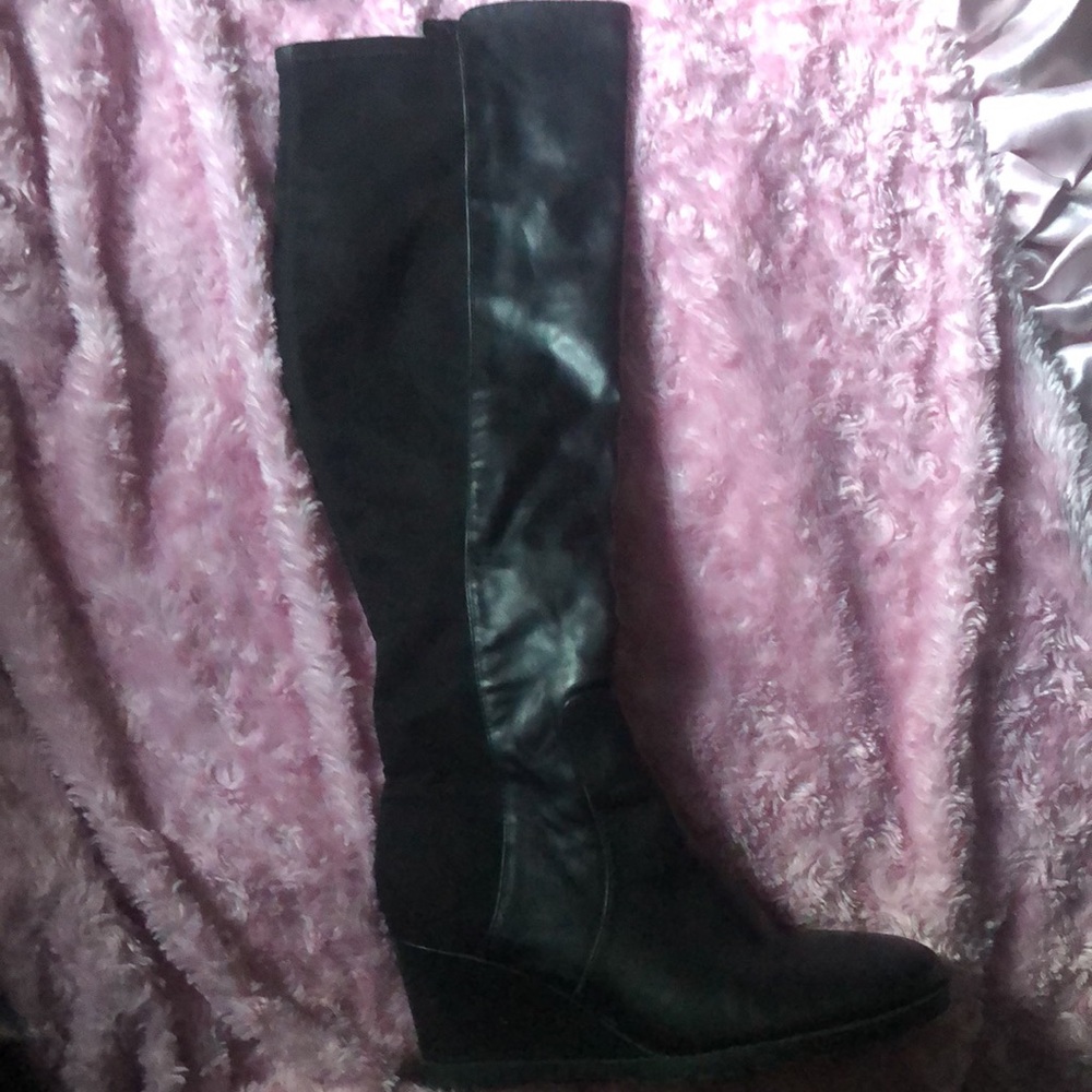 Black Stretch-Calf Wedged Knee-High Boots - Size 8 Womens